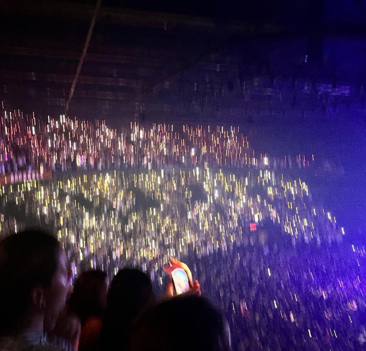 emma 𓏲ּ𝄢 is looking for an issue 🔎 tweet media