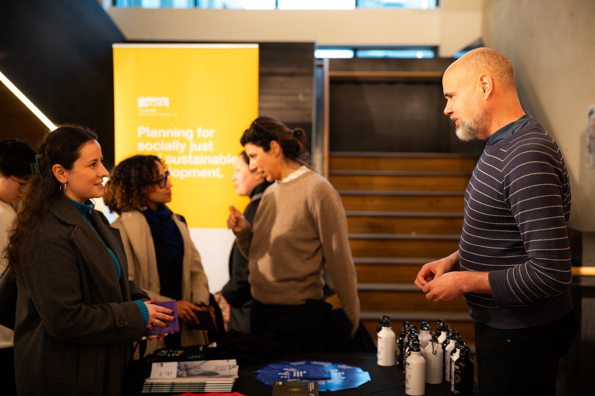 Considering a future in architecture, planning or sustainable construction? Join our undergrad Open Days on 27 &amp; 28 June 🎓

🔍 Explore our world leading programmes
🎨 Experience the Bartlett Summer Show
👥 Meet academics &amp; current students

Read more 👉 ucl.ac.uk/bartlett/study…
