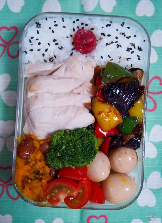 PopJapan2015's tweet photo. A fresh and colorful bento lineup to power through the day 🌈🍱 Packed with love, flavor, and a little veggie charm 🥦🍅 

Photo courtesy of @april-yk-again 

#homemadebento #japanesefood #lunchinspo #bentoboxdiary #nextdaybentoMadeTonight https://t.co/MfKXebjVUw
