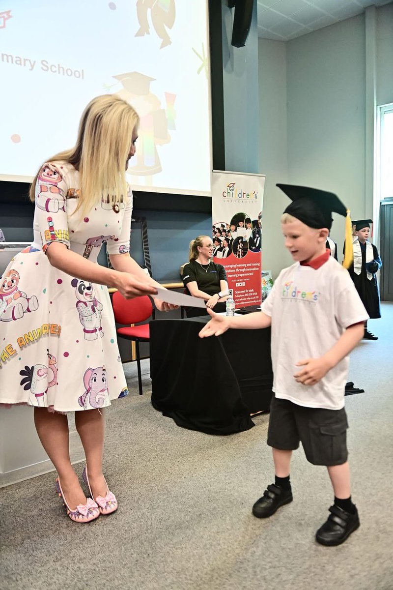 BillingReeves's tweet image. #TBT Looking back to last week and a fab graduation ceremony for the good people of Sefton Children's University at Edge Hill University.
On behalf of the Merseyside Lieutenancy, I joined hundreds of proud and excited children and parents in celebrating effort, creativity,…