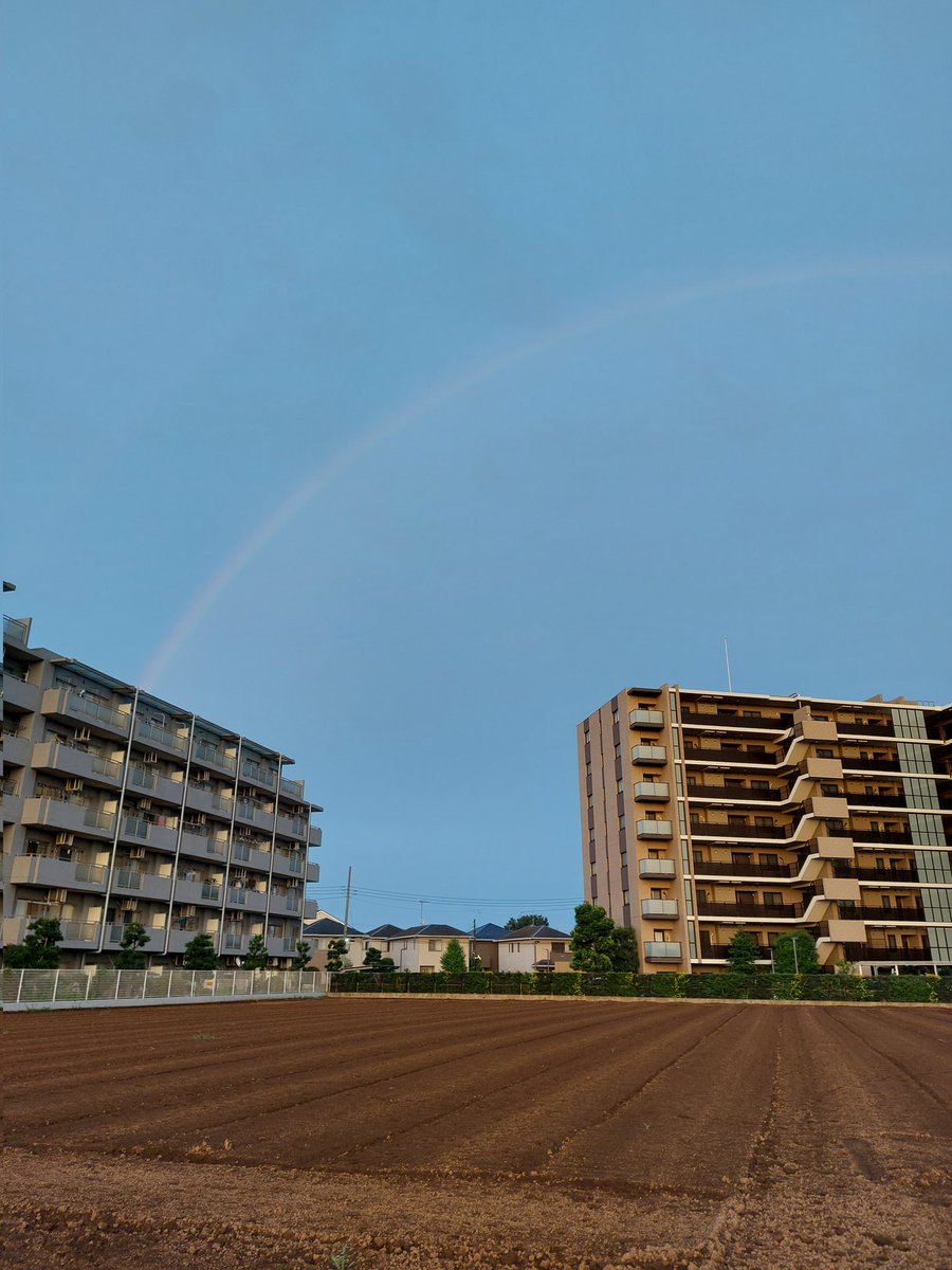 虹がきれいにかかってましたよ🌈