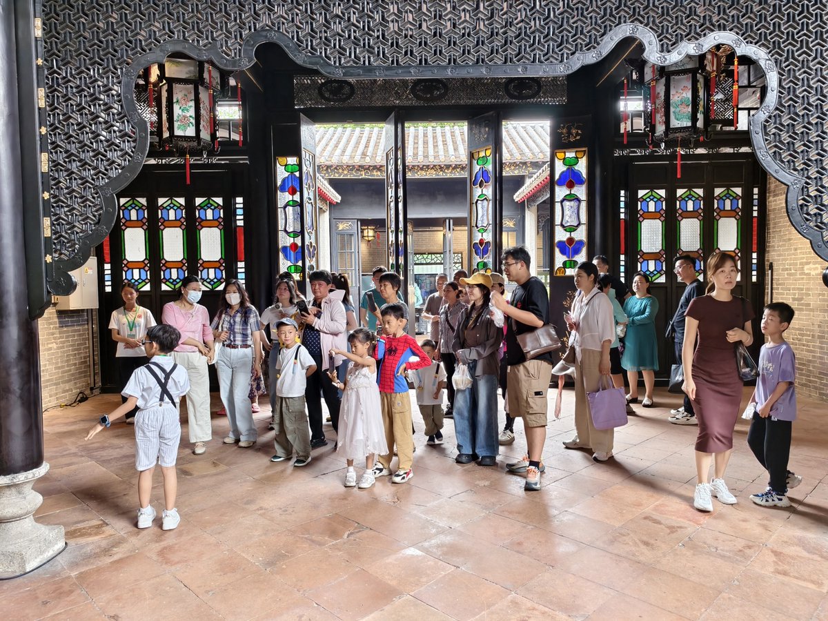 DiscoverFoshan's tweet photo. Get ready for the #summer vacation!☀️🍃 From June 28 to Aug 31, #Foshan is staging the "Explore Foshan with Sports Events" extravaganza,⚽️ along with offering special discounts at 20+ scenic areas for high school and college entrance exam takers.🎫 #FoshanEvents [📷/Foshan Plus] https://t.co/huTE43oV7D