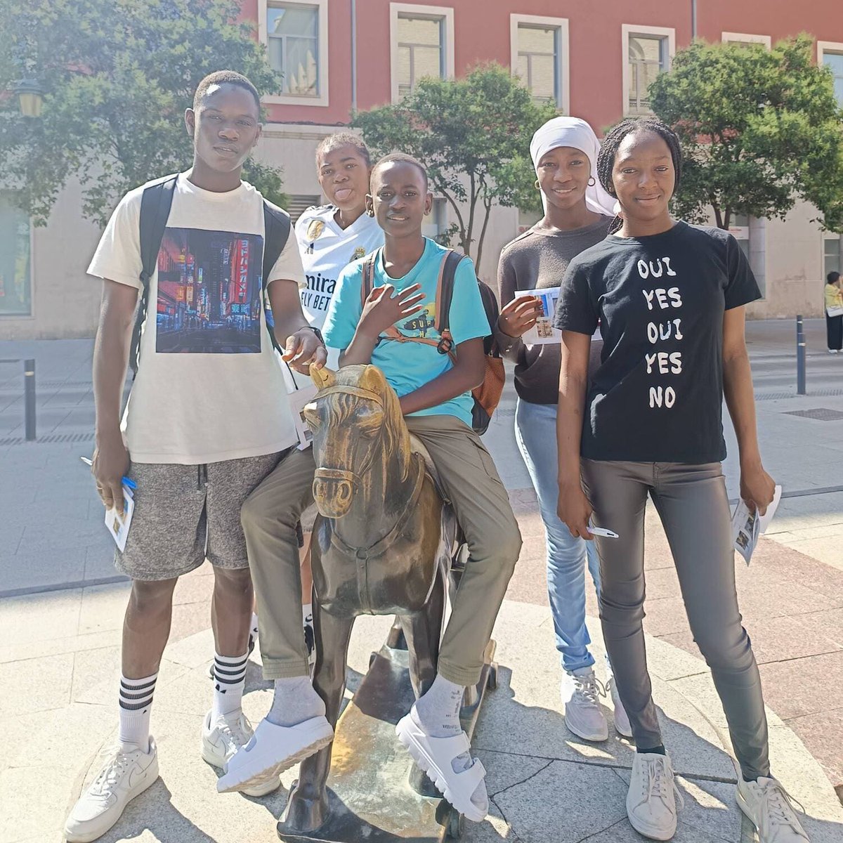 IES PABLO SERRANO tweet media