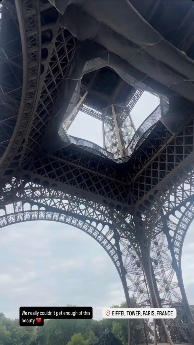 ushaismyname's tweet image. Terribly sick and caught viral infection from someone. Almost pass out but survived with my own medication 😌 . Wear mask anywhere you go. 

Still can’t get enough of this beauty #paris #Eiffel