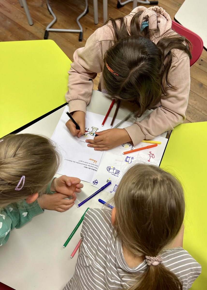 TactileInternet's tweet image. 🎓 𝗖𝗹𝗮𝘀𝘀𝗿𝗼𝗼𝗺 𝗖𝗮𝘁𝗰𝗵-𝗨𝗽
There were two highlights in this regard last week:
📍 Project Day at Evangelische Grundschule Grumbach
📍 Visit of the German School Athens at @tudresden_de
Stay tuned for next week's edition @dfg_public
#ClassroomCatchUp #tactileinternet