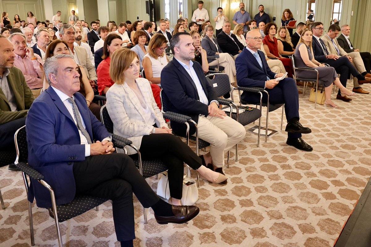 La presentación del “Roadmap del tránsito hacia un sistema turístico circular en Baleares” presentado hoy por <a href="/ImpulsaBalears/">impulsabalears</a> es la hoja de ruta necesaria pasar de la #estrategia a la #acción

Máxima implicación del sector hotelero representado por <a href="/fehmallorca/">FEHM</a> para avanzar 💪