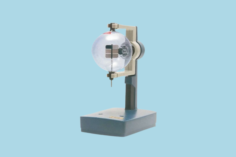 💡 Easily demonstrate the movement of electrons to students. 
 
 The Teltron tube is a fantastic tool to demonstrate particle behaviour, magnetic fields, and more – all in a clear and captivating way. 
 
📖 Check out our blog for teaching tips and experiment ideas!