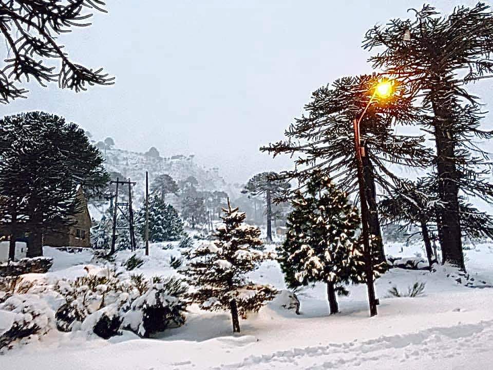 turisargentina's tweet photo. Caviahue , Neuquén , un pueblo blanco  en invierno ☃️❄️🇦🇷

Fotos de  María L Pereyra https://t.co/bNxntwyX7v