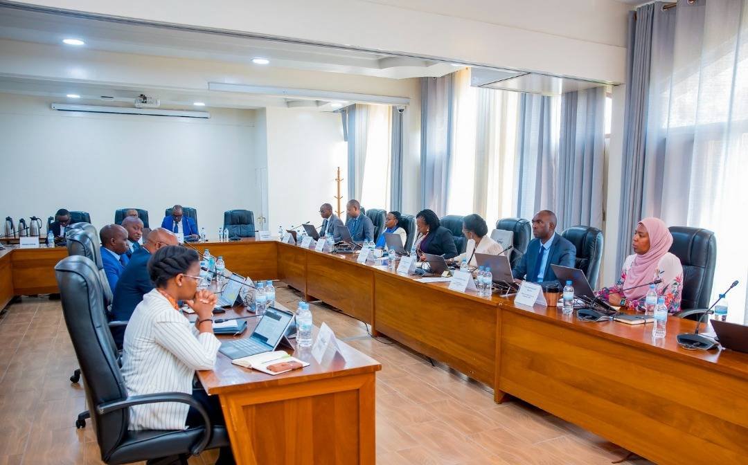 Umuyobozi Mukuru wa <a href="/wasac_rwanda/">Water and Sanitation Corporation Group |Rwanda</a> , Prof. Munyaneza Omar yatangaje ko uruganda rwa Nzove rutunganya amazi rwubatswe mu 1987 rugiye kuvugururwa ku buryo rusubirana ubushobozi bwo gutunganya metero kibe ibihumbi 40 ku munsi kuko ubu rudatunganya ageze kuri metero kibe ibihumbi 10