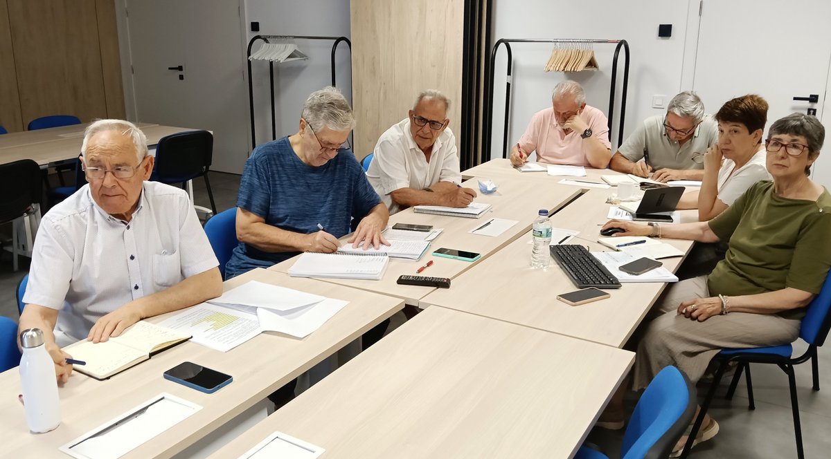 Pensionistas CCOO (@pensccoo) on Twitter photo Se reúne por primera vez el Comité Federal, conformado por la Comisión Ejecutiva y los secretarios y secretarias generales de las Federaciones de Pensionistas de comunidad autónoma.
<a href="/pensCCOOMadrid/">Pensionistas CCOO Madrid</a> <a href="/CCOOPENSIORM/">Federación de Pensionistas RM</a> <a href="/pensioCCOOPV/">Pensionistes CCOO PV</a> <a href="/FJubilatsCCOO/">Federació de Pensionistes i Jubilats de CCOO</a> <a href="/pjccoocanarias/">Pensionistas y Jubilados de CCOO Canarias</a> Se reúne por primera vez el Comité Federal, conformado por la Comisión Ejecutiva y los secretarios y secretarias generales de las Federaciones de Pensionistas de comunidad autónoma.
<a href="/pensCCOOMadrid/">Pensionistas CCOO Madrid</a> <a href="/CCOOPENSIORM/">Federación de Pensionistas RM</a> <a href="/pensioCCOOPV/">Pensionistes CCOO PV</a> <a href="/FJubilatsCCOO/">Federació de Pensionistes i Jubilats de CCOO</a> <a href="/pjccoocanarias/">Pensionistas y Jubilados de CCOO Canarias</a>