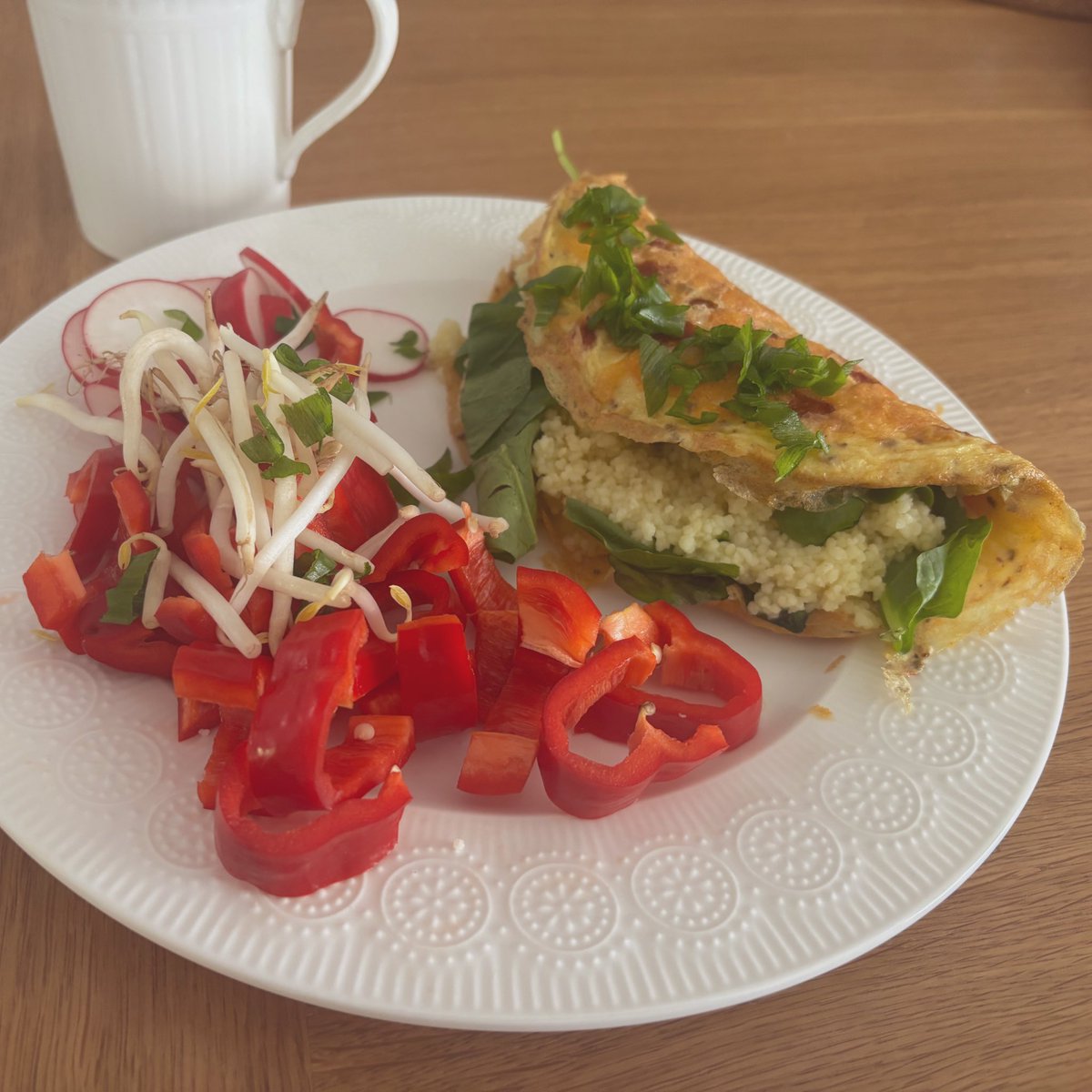 after-workout breakfast 🤍 

376 c, 29 p, 20 f, 25 c

#mealspo #recovery #edtwt