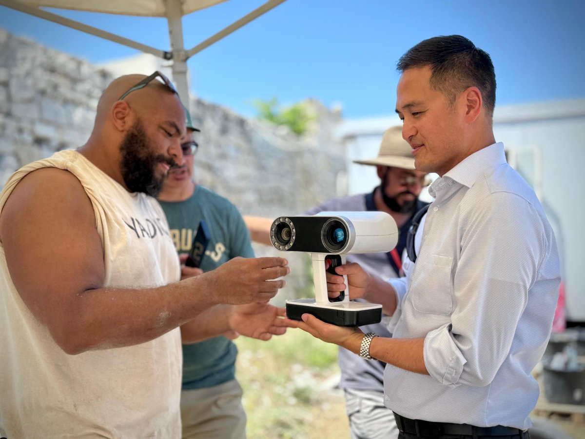 Charge d’Affaires Toko connected with professors and students from the University of South Florida and New College of Florida, who are teaming up with Heritage Malta and other international volunteers to bring history to life through archaeological excavations and geophysical