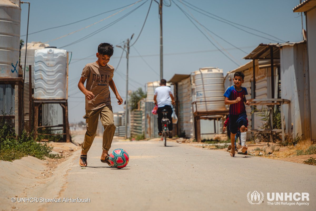 ZaatariCamp's tweet image. Abdallah Al-Hariri, a 13-year-old Syrian refugee, is enjoying his summer break playing football with his 11-year-old brother, Yousef. 🌞
“One day, I hope to become a professional and well-known football player,” Abdallah says.
#Zaatari_camp