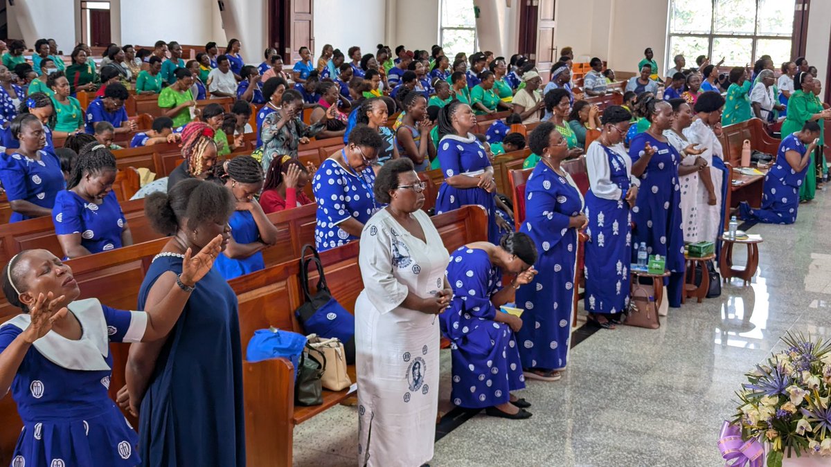 diocese_kampala's tweet image. It's a full house at All Saints' Cathedral Kampala as the women from the 7 Dioceses of the central region gather to pray for peace in the family, nation and the world over.