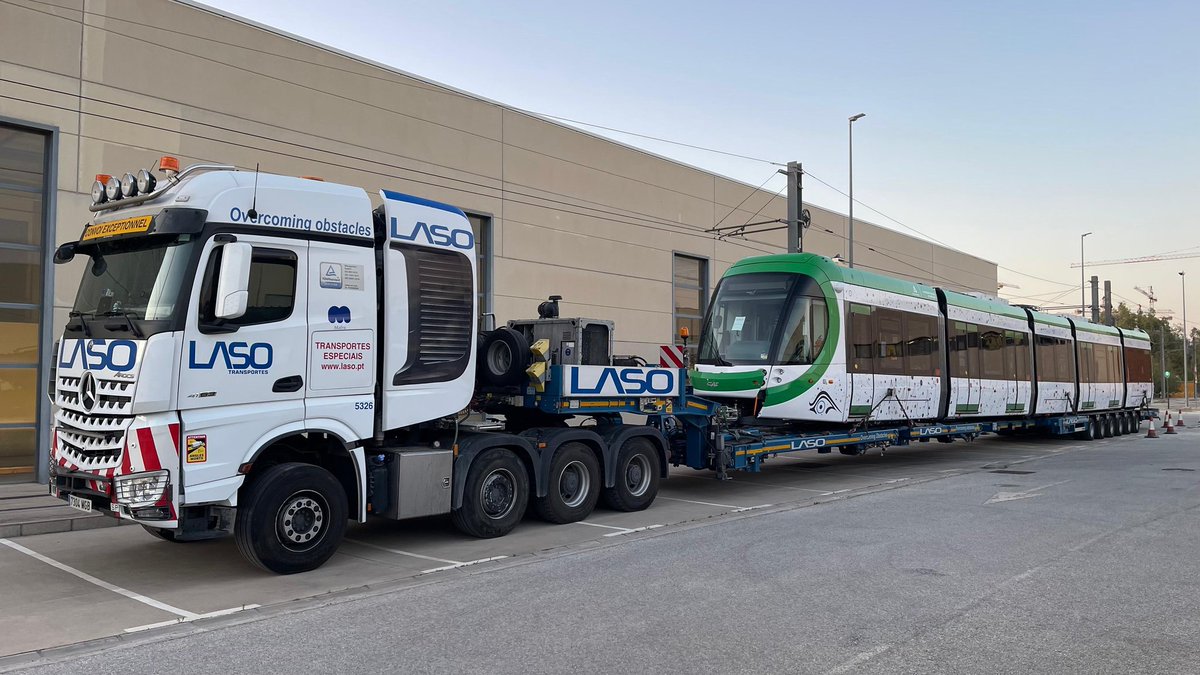 Rocío Díaz Jiménez (@rocio_diazj) on Twitter photo Esta mañana hemos recibido el segundo tren de la nueva ampliación de la flota del <a href="/metromlgoficial/">Metro de Málaga</a>.
Tras un periodo de pruebas, las nuevas unidades entrarán en servicio en el último trimestre del año.
#Cumplimos ✅ Esta mañana hemos recibido el segundo tren de la nueva ampliación de la flota del <a href="/metromlgoficial/">Metro de Málaga</a>.
Tras un periodo de pruebas, las nuevas unidades entrarán en servicio en el último trimestre del año.
#Cumplimos ✅