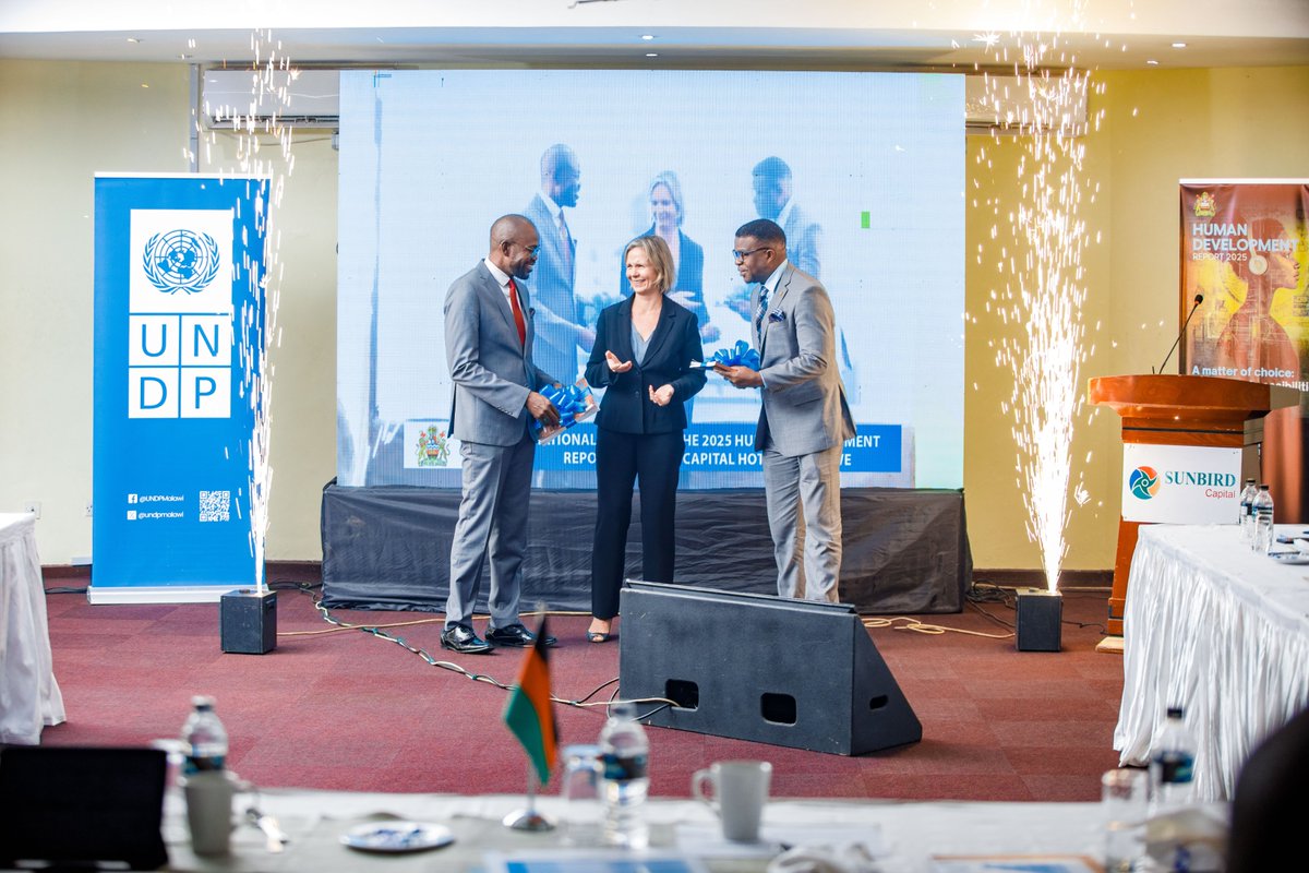 undpmalawi's tweet image. Malawi has launched the 2025 #HumanDevelopmentReport! The report urges us to place human agency at the centre of #AI innovation.
📘 Download the 2025 Human Development Report:
tinyurl.com/vuw2fcpc
#HDR2025 #DigitalMalawi #AIforGood #UNDPinAction #Malawi2063