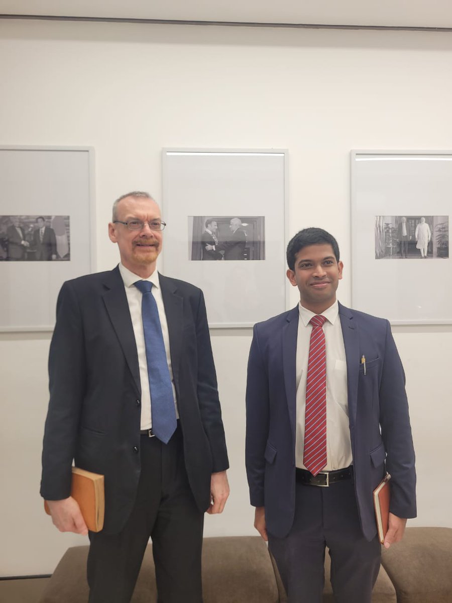 Rishan de Silva (@rishandesilva) on Twitter photo Glad to host #Ambassador, #Maritime Advisor, and Head of #Cooperation, <a href="/FranceinColombo/">French Embassy in Colombo 🇫🇷🇪🇺</a>, for a meeting with <a href="/GCartographer/">The Geopolitical Cartographer</a> #President Ranil Wickremesinghe <a href="/RW_SRILANKA/">Ranil Wickremesinghe</a> and to build on the strong #cooperation between our #Presidents, #Country’s, #ThinkTanks, following the #UNOC3. Glad to host #Ambassador, #Maritime Advisor, and Head of #Cooperation, <a href="/FranceinColombo/">French Embassy in Colombo 🇫🇷🇪🇺</a>, for a meeting with <a href="/GCartographer/">The Geopolitical Cartographer</a> #President Ranil Wickremesinghe <a href="/RW_SRILANKA/">Ranil Wickremesinghe</a> and to build on the strong #cooperation between our #Presidents, #Country’s, #ThinkTanks, following the #UNOC3.