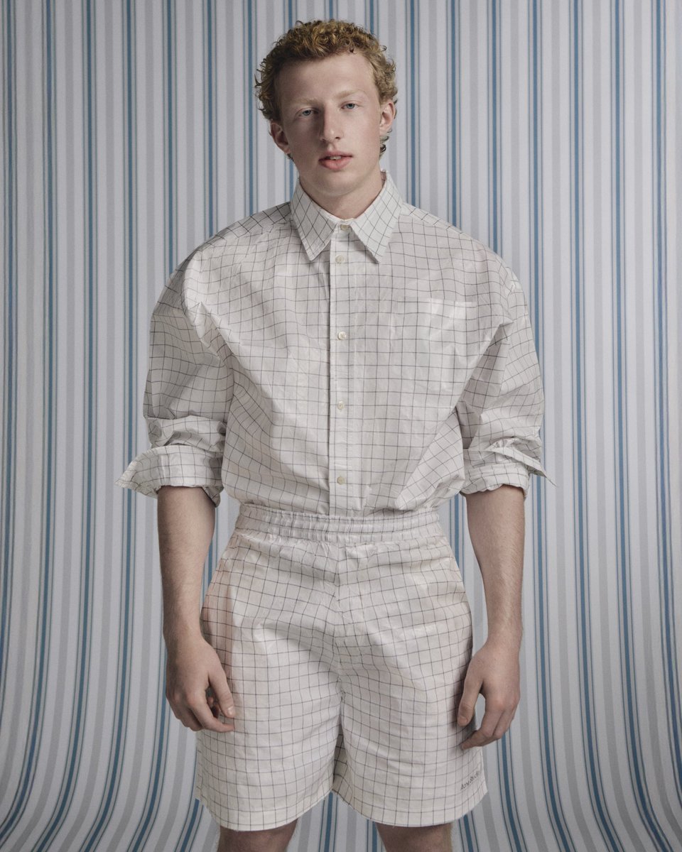 acnestudios's tweet image. Acne Studios SS26 menswear.
“It’s a geeky, quietly confident attitude that beats perfection by far. Our character is cool and unbothered – that’s where his charisma comes from,” says Jonny Johansson, #AcneStudios creative director.