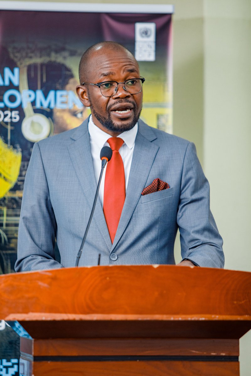 undpmalawi's tweet image. Malawi has launched the 2025 #HumanDevelopmentReport! The report urges us to place human agency at the centre of #AI innovation.
📘 Download the 2025 Human Development Report:
tinyurl.com/vuw2fcpc
#HDR2025 #DigitalMalawi #AIforGood #UNDPinAction #Malawi2063