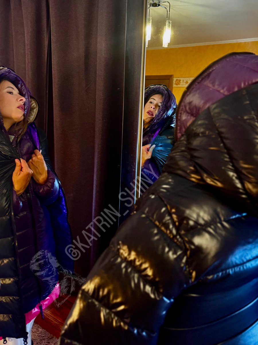 Katrin_Shiny's tweet photo. 💗Getting more and more puffy with every layer I add… What if I put on 🥰 another beauty - 🙃 this time reversed? Zipping her all the way up isn’t so easy 📿
#fullzip #fullziphoodie #hoodiefullzip #hood https://t.co/QYByi3U2W7