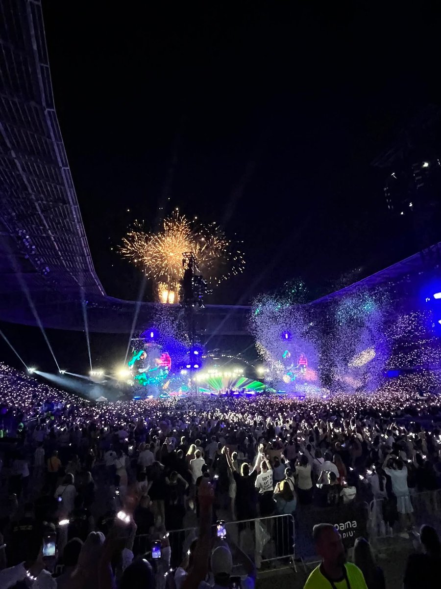 ColdplayCorner's tweet photo. [#SOUVENIRS] 📆 25.06.2024
📌 Il y'a un an aujourd'hui @coldplay se produisait sur la scène du @GroupamaStadium pour la dernière de ses trois dates à Lyon. 
👉 https://t.co/03BusExYvr
Setlist - R#42 Blog - Photos - Vidéos
#ColdplayLyon 🌙 https://t.co/WD1uXEQn7f