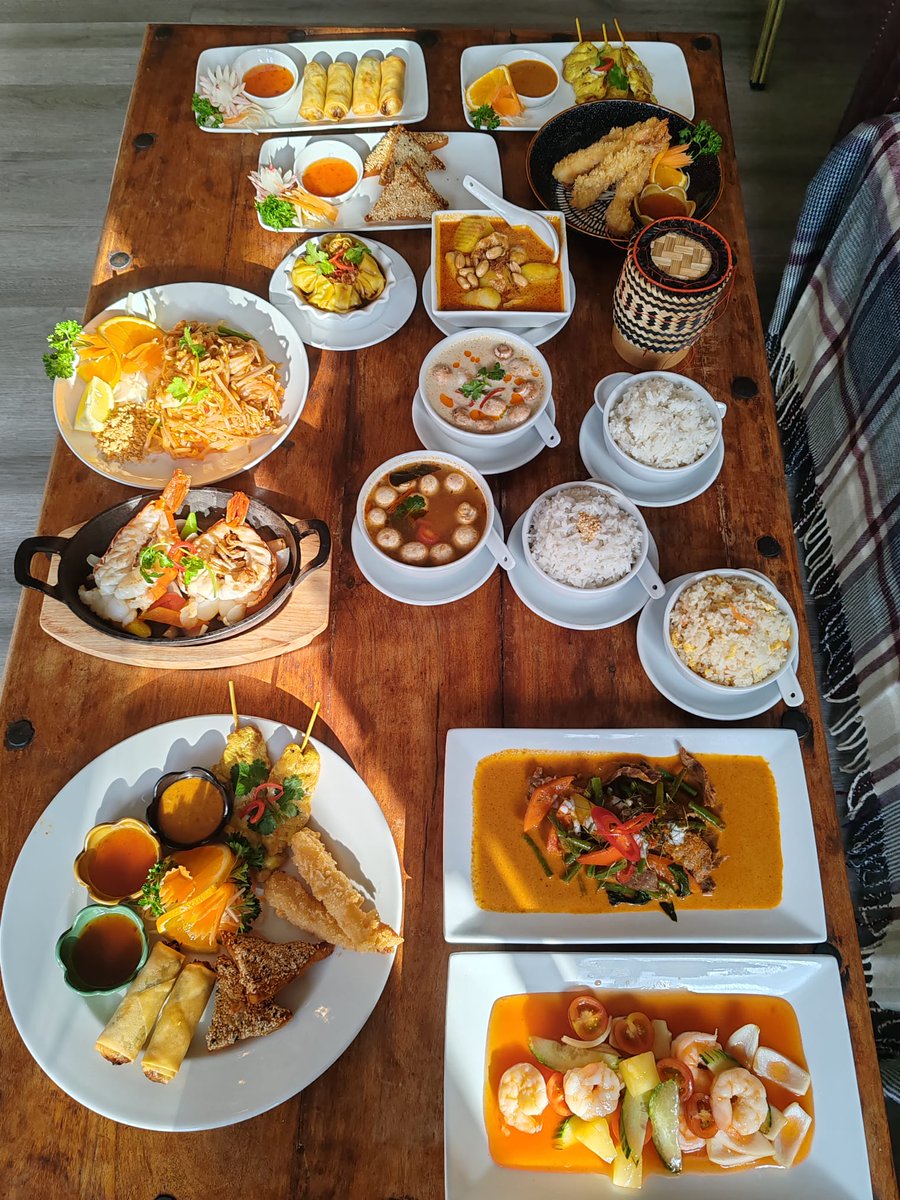 JamieLedwith's tweet image. Just a couple of plates to photograph. Yum!

#foodphotography #photographer