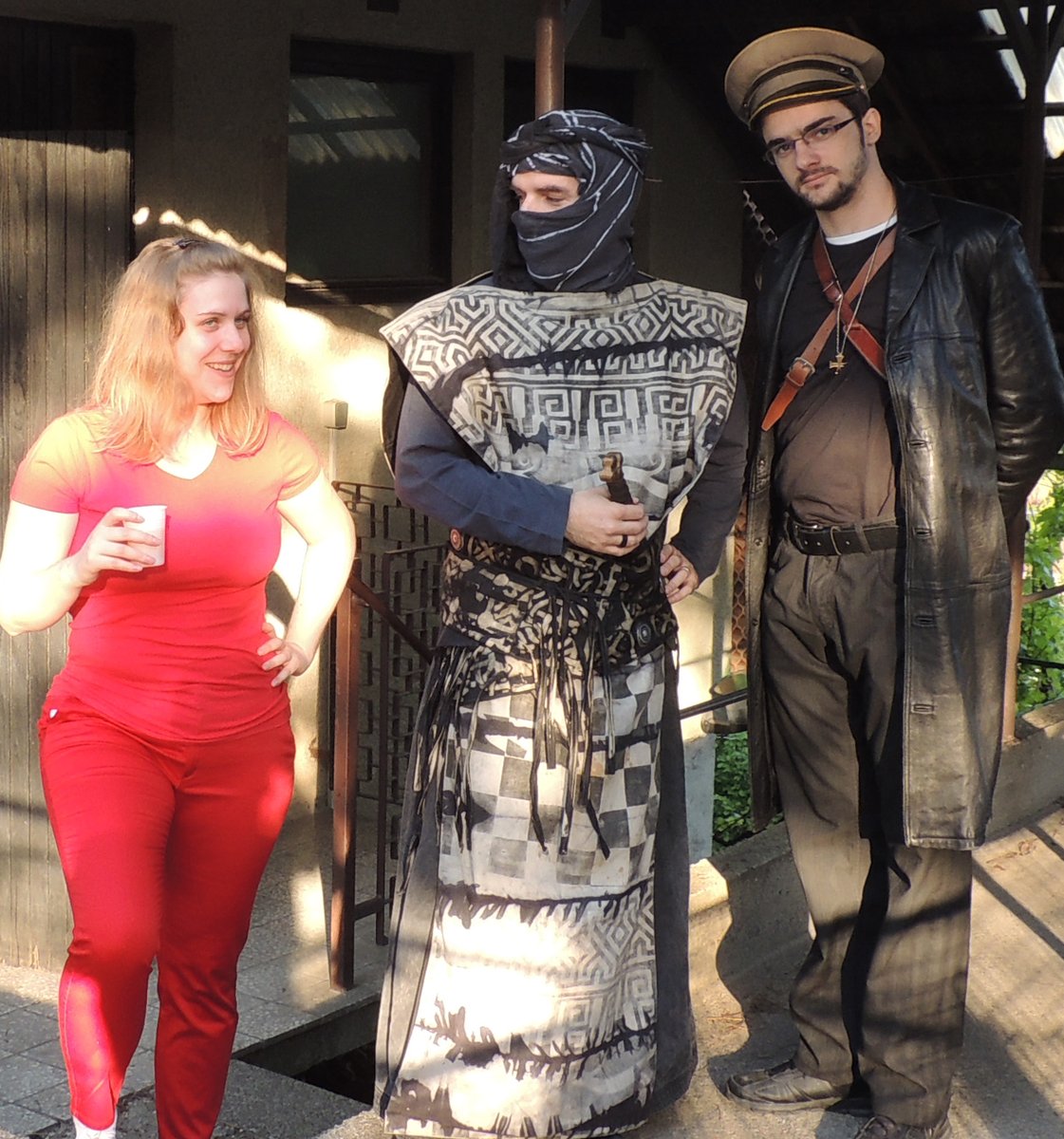 CloakAndBoffer's tweet photo. Bizzaro LARP : https://t.co/0M6WlgHBkO https://t.co/sgmaikGyIX
