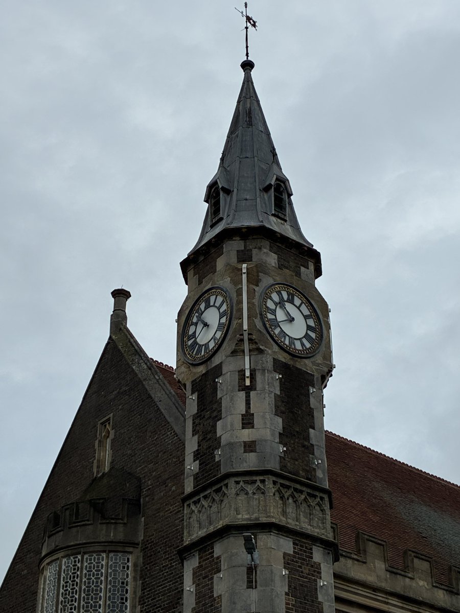 What connects these two? To find out join Chris Gallarus tonight at 8pm outside The Kings Arms,High East St. For a walk with tales told on our regular Thursday evening walk. Accessible to all and well behaved Dogs welcome. No booking required <a href="/DorchesterBID/">Dorchester BID</a> <a href="/keep1063/">KeeP 106</a> <a href="/VisitDorset/">Visit Dorset</a>