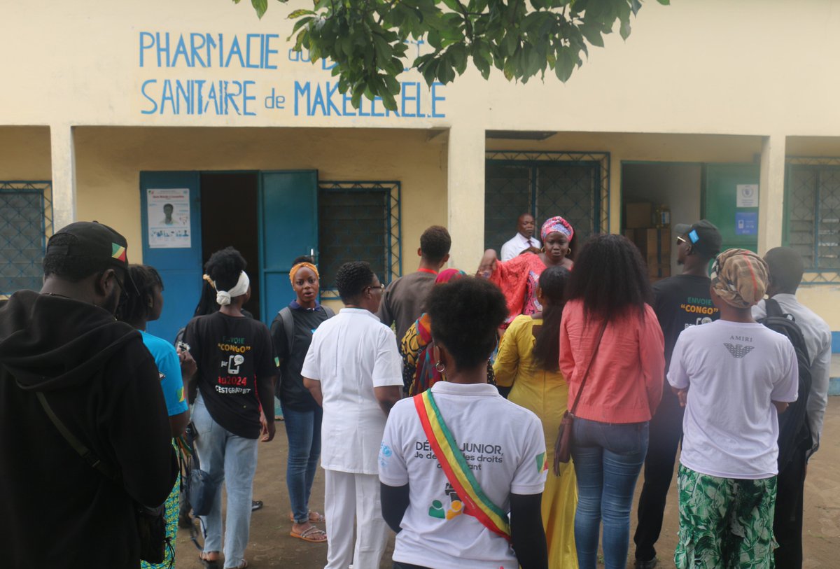 PamCongo's tweet image. À Makélékélé, des jeunes réfugiés et membres d’associations de jeunesse ont visité le centre de santé Jean Taty pour voir l’impact des actions nutritionnelles du @WFP_FR . Au 🇨🇬, plus de 180 centres de santé intégrés offrent une aide vitale aux femmes et enfants 🤰🏿🤱🏿👶🏿.