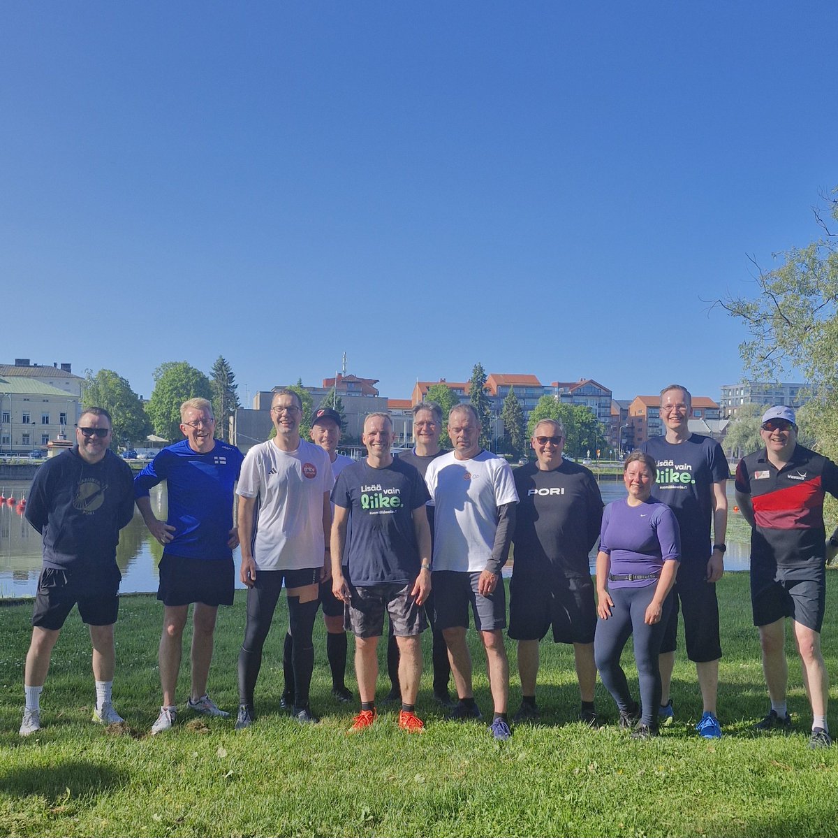 Reipas startti SuomiAreena-päivälle!🏃🏼 

Porin kaupunginjohtaja <a href="/InnaLauri/">Lauri Inna</a> ja liikunta- ja urheiluministeri <a href="/mikapoutala/">Mika Poutala</a> johdolla käytiin aamulenkkeilemässä aurinkoisella Kirjurinluodolla ☀️  

#SuomiAreena