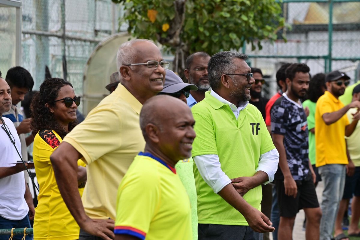 Raees <a href="/ibusolih/">Ibrahim Mohamed Solih</a> is in attendance as #EkugaaGadhakoh Futsal Tournament kicks off!