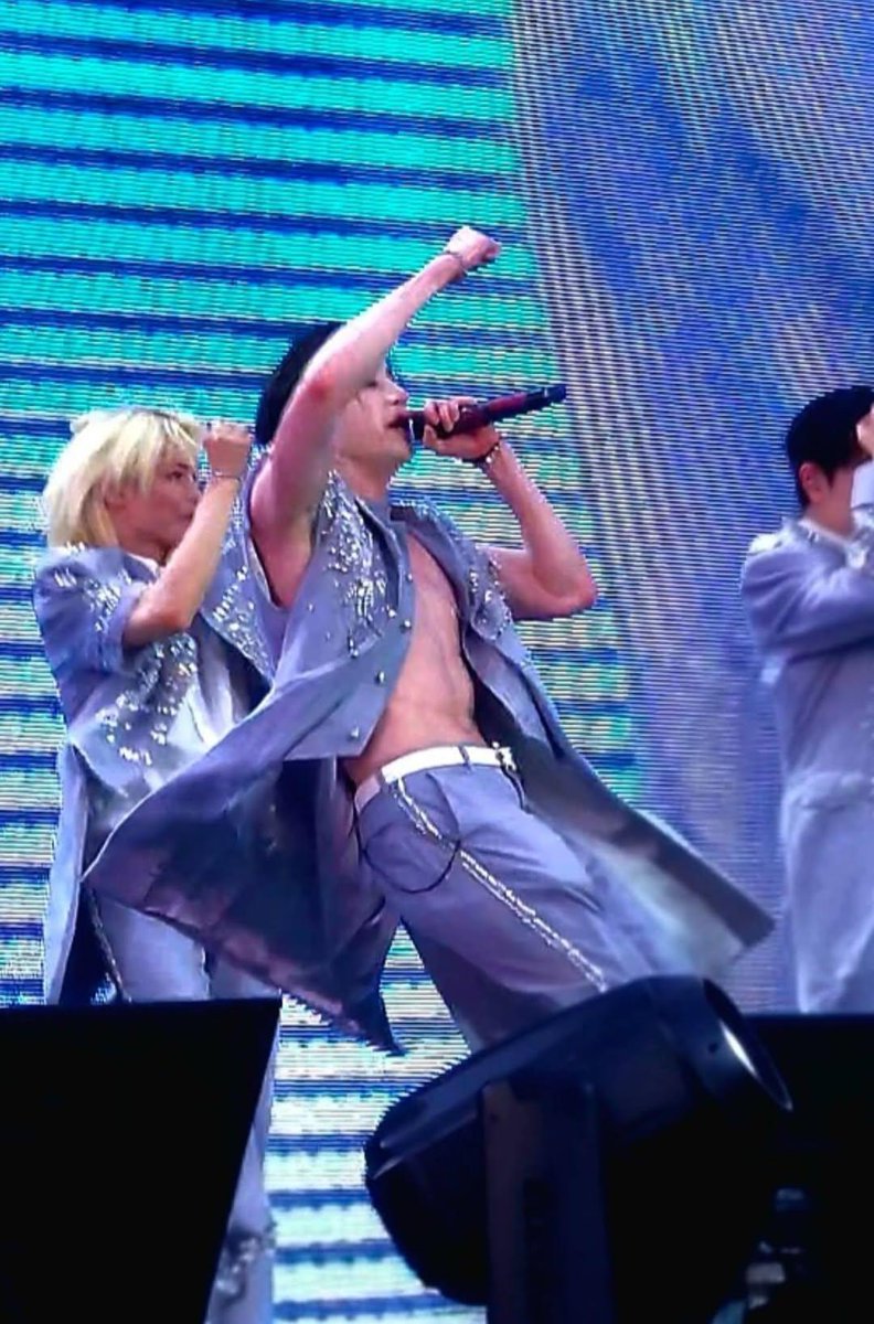 pwettyjipang's tweet image. Thanks to STAY on THREADS😊

This #Bangchan view are LEGIT