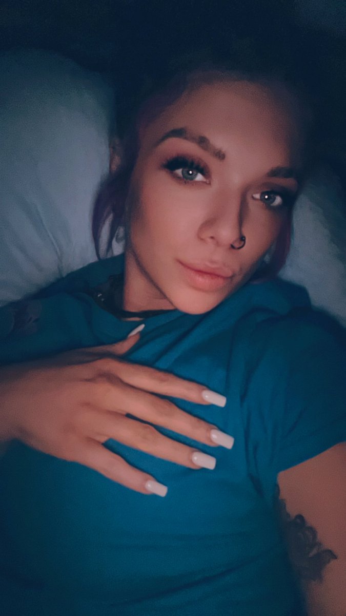 Check your DM’s linktr.ee/fansqueenblue2…😏🤤💦