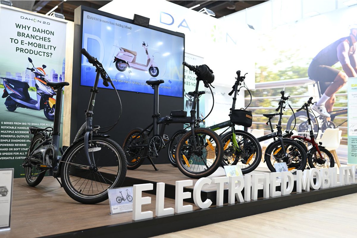 dahonbicycles's tweet photo. 🚴 Amazing Bike Tech for road bikes, folding bikes, and e-bikes
🚀 DAHON-V focuses on cycling experience, more than just technology
🎁 Visit us at EUROBIKE and get limited giveaways!
Check out: https://t.co/LCAla57EiB
#dahonbicycles #DAHONVTECH #DELTECH #foldingbicycles #EUROBIKE https://t.co/Ss2s9jfreC