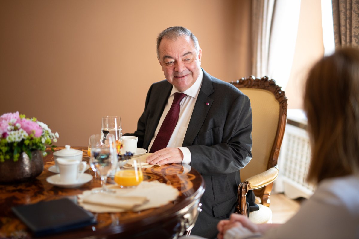 Saeimas ziņas (@jekaba11) on Twitter photo Zanda Kalniņa-Lukaševica <a href="/ZKLukasevica/">Dr. Zanda Kalniņa-Lukaševica</a> Beļģijas vēstniekam: pievienošanās Dronu koalīcijai stiprina atbalstu Ukrainai saeima.lv/lv/aktualitate… Zanda Kalniņa-Lukaševica <a href="/ZKLukasevica/">Dr. Zanda Kalniņa-Lukaševica</a> Beļģijas vēstniekam: pievienošanās Dronu koalīcijai stiprina atbalstu Ukrainai saeima.lv/lv/aktualitate…