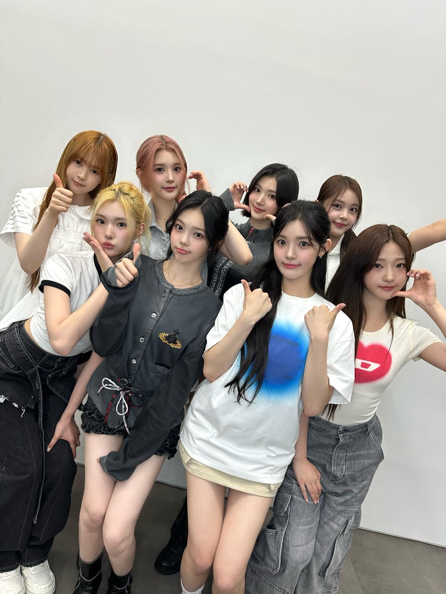 Hearts2Hearts's tweet photo. 츠키 선배님이 찍어주신 STYLE👍💗

#Hearts2Hearts #하츠투하츠 #H2H 
#STYLE #Hearts2Hearts_STYLE 
#워크돌 https://t.co/pxZvijWgoR