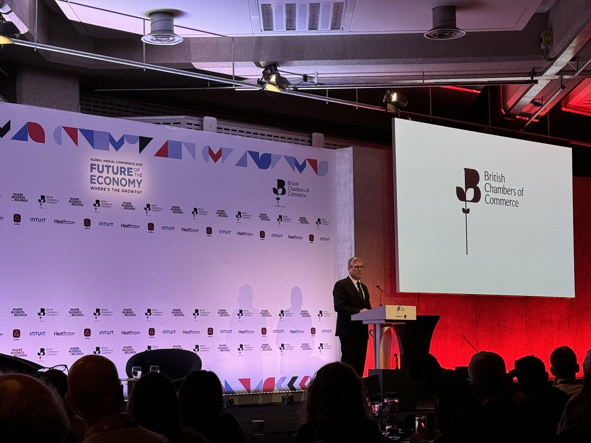 Great to hear the PM announce a new trade strategy at <a href="/britishchambers/">BCC</a> Global Annual Conference today

Pleased Govt recognise how trade, lowering tariffs &amp; removing trade barriers, will prime regions like the West of England as engines for economic growth

gov.uk/government/pub…