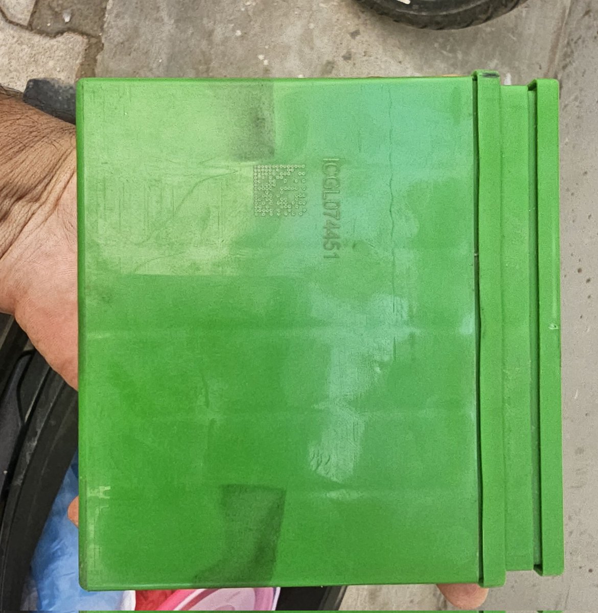 LiningFab's tweet photo. @AmaraRaja_Group 

Hello , my  battery has been dead and not working in one year, although it has battery warranty of 2 years, 
As i have lost my card , kindly help me to change as dealer is not able to change, can you please help me to exchange. https://t.co/H9aSCkwugy
