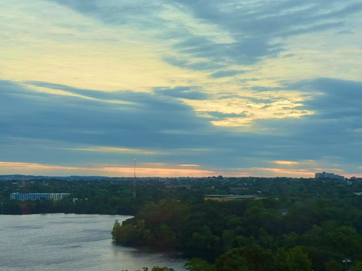 peterpayackpoet's tweet image. #Thursday #morning pastiche of #Multilayer #Clouds #sunrise #daybreak #FreshPond #cambridge   
#Boston #skyline @ericfisher
 @Pamelanbcboston
 @ShiriSpear
 @Met_CindyFitz
 @laabs
 @weatherchannel
 @TaniaLealTV
 @NewEnglandInfo
 @sarahwroblewski #followingnecn @PeteNBCBoston…