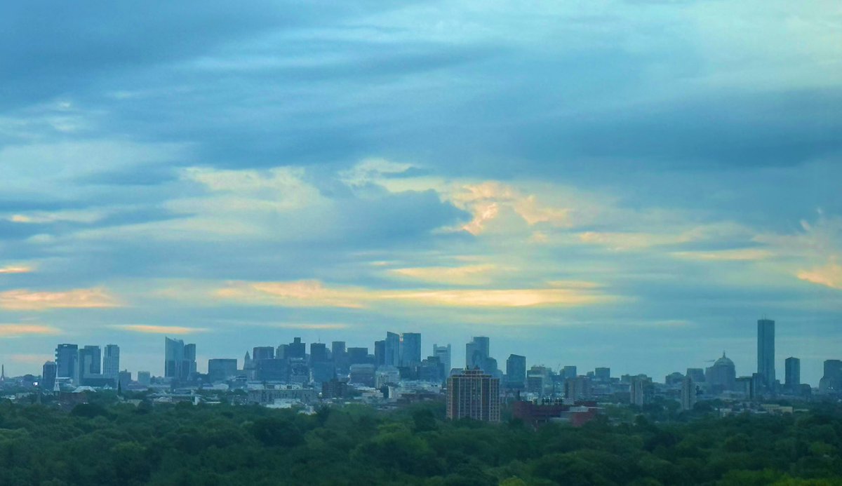 peterpayackpoet's tweet image. #Thursday #morning pastiche of #Multilayer #Clouds #sunrise #daybreak #FreshPond #cambridge   
#Boston #skyline @ericfisher
 @Pamelanbcboston
 @ShiriSpear
 @Met_CindyFitz
 @laabs
 @weatherchannel
 @TaniaLealTV
 @NewEnglandInfo
 @sarahwroblewski #followingnecn @PeteNBCBoston…