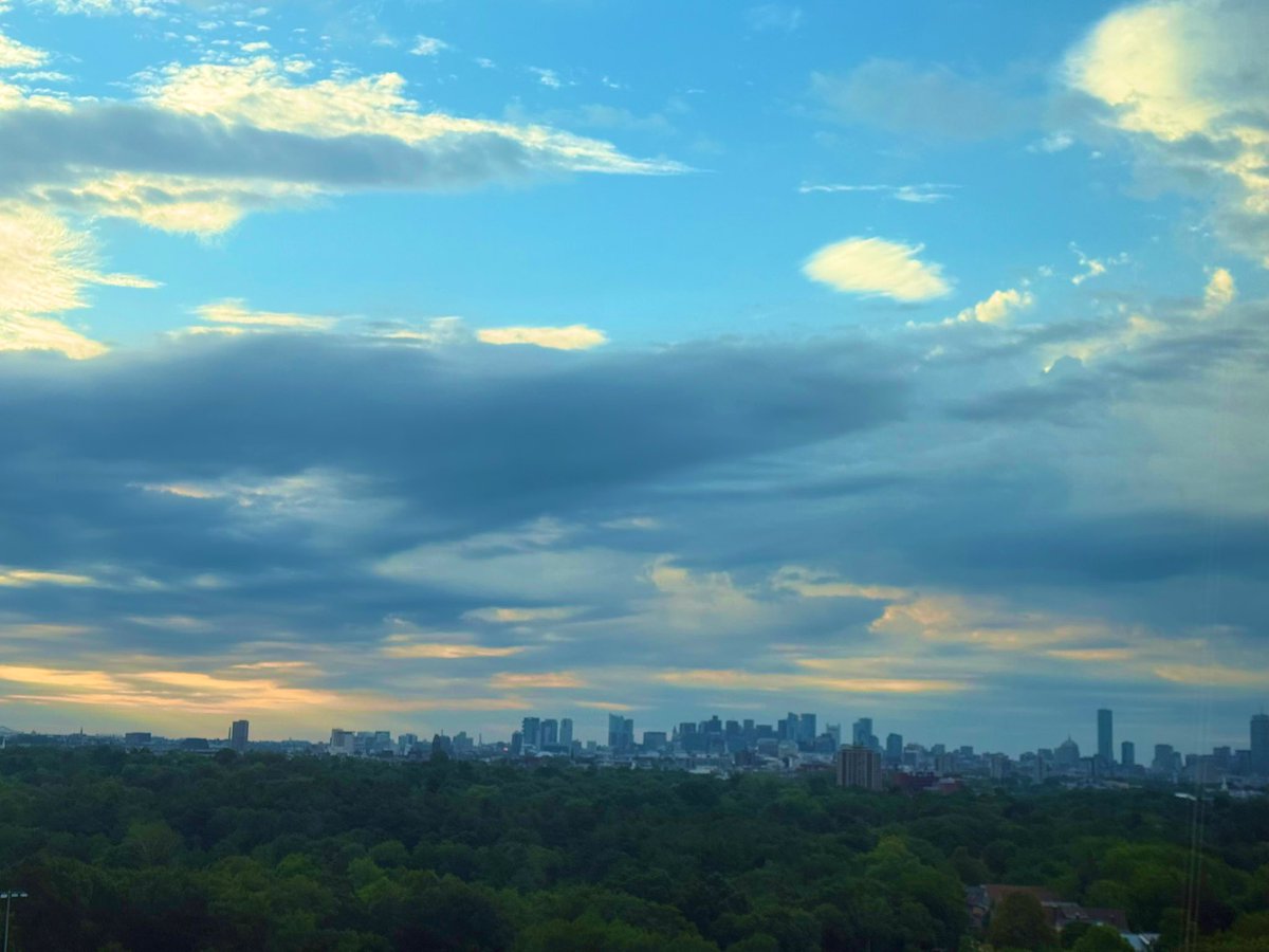 peterpayackpoet's tweet image. #Thursday #morning pastiche of #Multilayer #Clouds #sunrise #daybreak #FreshPond #cambridge   
#Boston #skyline @ericfisher
 @Pamelanbcboston
 @ShiriSpear
 @Met_CindyFitz
 @laabs
 @weatherchannel
 @TaniaLealTV
 @NewEnglandInfo
 @sarahwroblewski #followingnecn @PeteNBCBoston…