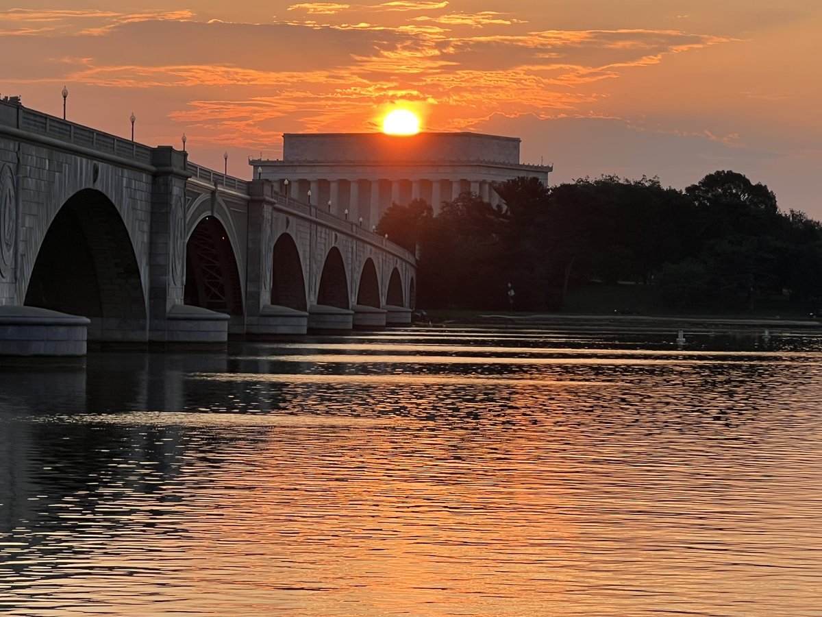RiverGirl707's tweet image. #Sunrise on Thursday over the Potomac River in #DC! @capitalweather @KaitlynMcGrath