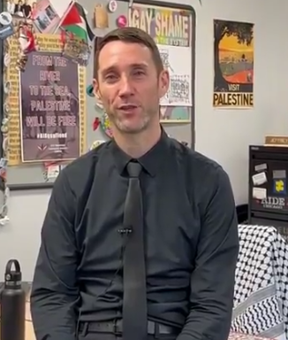 NizNellie3's tweet photo. 🚨 Professor Jeffrey McCully, Sociology, Moraine Valley College, Illinois. 

Urged colleagues to infuse lectures with anti-Israeli rhetoric:

"A chemistry class could be an amazing time to talk about Israel’s use of white phosphorus and other weapons used against Palestinians." https://t.co/Xym8xgOMUR