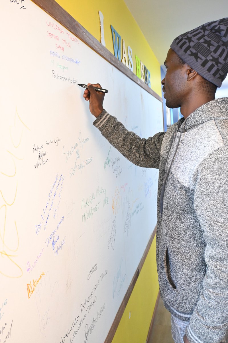🚀 Group 3 from our #UNLEASH Hack is now in the prototyping phase with their innovative Gearbox solution! They signed our “I Was Here” board—officially part of the #UniPod innovator family! 📷<a href="/UNDPLesotho/">UNDP Lesotho</a>
<a href="/ahunnaeziakonwa/">Ahunna Eziakonwa</a>
<a href="/timbuktooafrica/">timbuktooAfrica</a>
<a href="/JacquiyOlweya/">Jacqueline Olweya</a>
<a href="/nmatsoso/">Neo M</a>