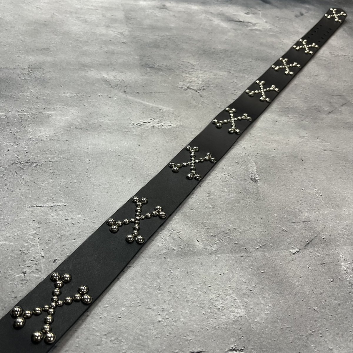 MODERNPIRATES14's tweet photo. CROSS BONE STUDS BELT
革幅40ミリのクロスボーンスタッズベルトです。シンプルながら存在感あります。🦴
https://t.co/txpSTkvDox
#ModernPirates #モダンパイレーツ
#Aichi #愛知 #Nagoya #名古屋
#belt #ベルト
#leather #レザー #革
#skull #スカル #ドクロ
#crossbone #クロスボーン https://t.co/heX5ZEKHei