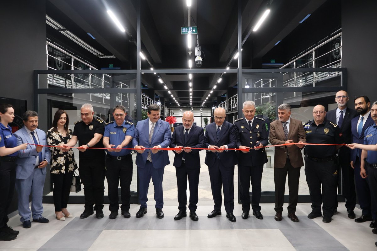 Mehmet Sağlam (@av_mehmetsaglam) on Twitter photo Polis Akademisi çatısı altında kurulan, ileri teknolojiyle donatılmış Suç Soruşturma ve Olay Yeri İnceleme Eğitim Merkezi’mizin (SOEM) açılışını Emniyet Genel Müdürü Sn. <a href="/mahmutdemirttas/">Mahmut Demirtaş</a> ve Polis Akademisi Başkanı Sn. <a href="/Prof_MuratBalci/">Prof. Dr. Murat Balcı</a> ile birlikte gerçekleştirerek, merkezin Polis Akademisi çatısı altında kurulan, ileri teknolojiyle donatılmış Suç Soruşturma ve Olay Yeri İnceleme Eğitim Merkezi’mizin (SOEM) açılışını Emniyet Genel Müdürü Sn. <a href="/mahmutdemirttas/">Mahmut Demirtaş</a> ve Polis Akademisi Başkanı Sn. <a href="/Prof_MuratBalci/">Prof. Dr. Murat Balcı</a> ile birlikte gerçekleştirerek, merkezin