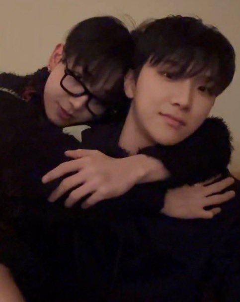 트메판
안 친한 트친이 너무 많아서 올려요

🤎= bm
RT= 사랑함
멘션= 반모 (본인 11)
인용= 자기야 or 누나~ or 애기야

🐱