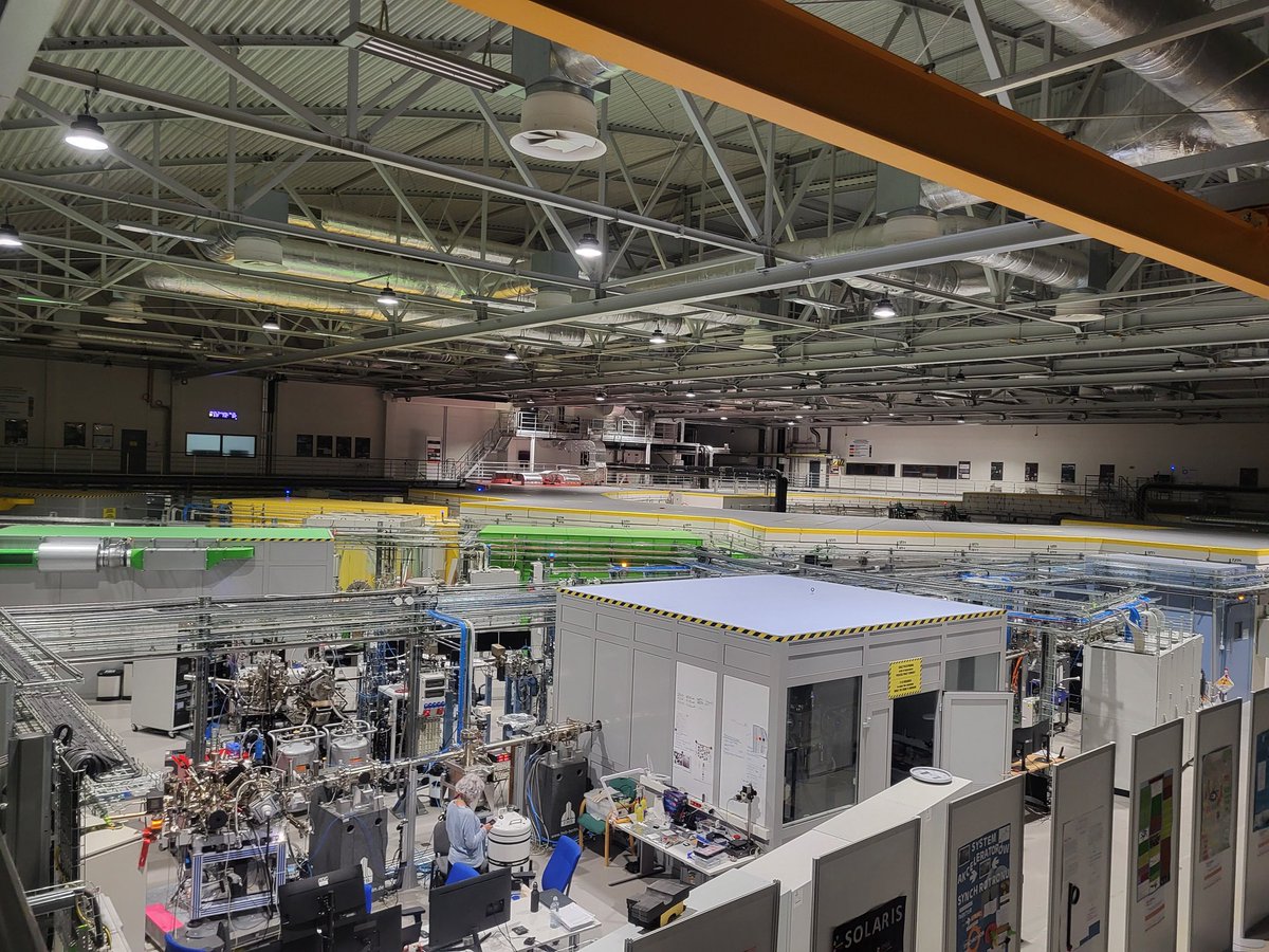 JoannaOrtyl's tweet image. Working on the #solaris tonight was an extraordinary reminder of why I love what I do. Night time research is what I love 💜💚❤️🩵🚀 #OrtylPhotoLab  
@JagiellonskiUni #synchrotron #carbonDots