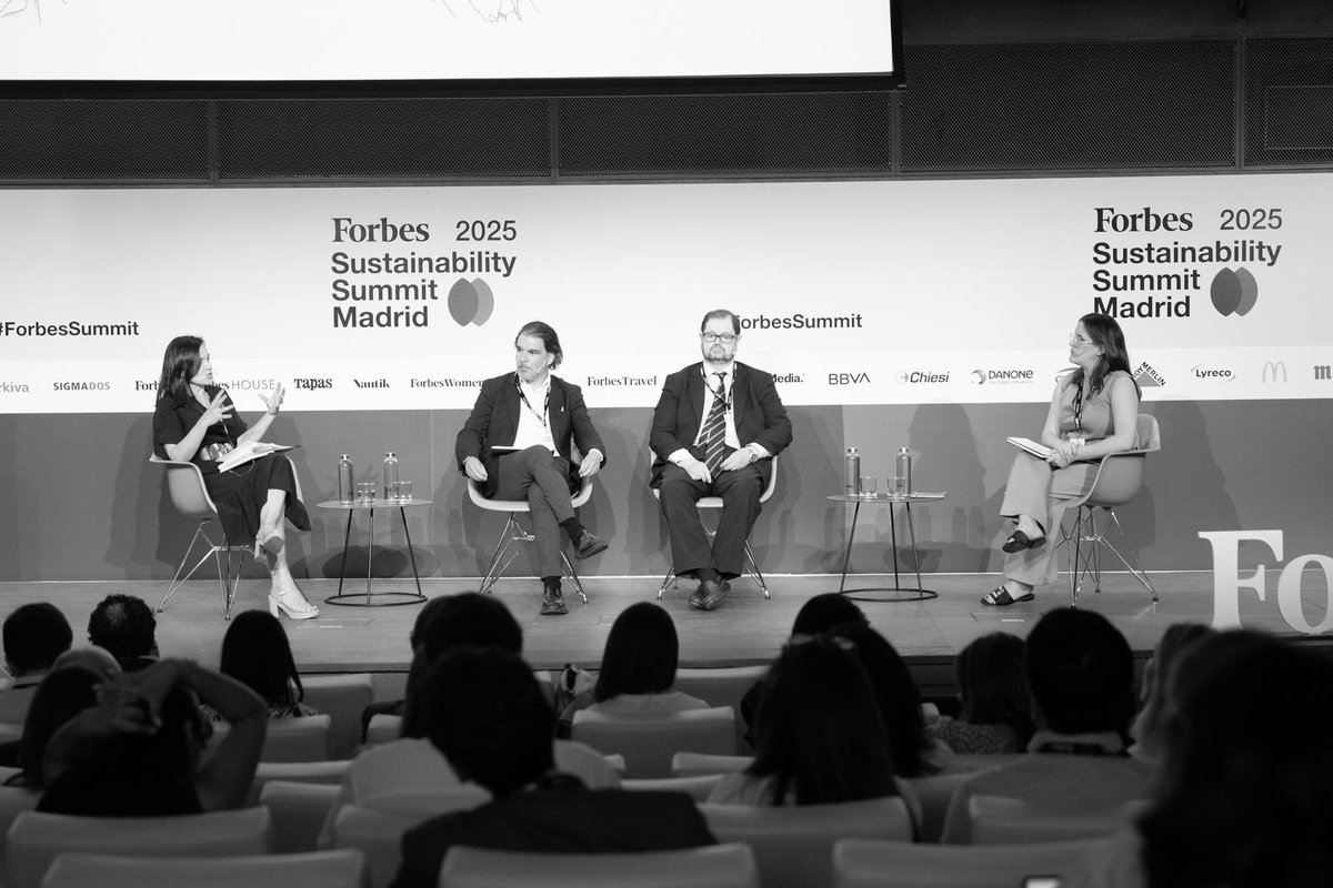 Forbes_es (@forbes_es) on Twitter photo <a href="/bbva/">BBVA</a> <a href="/ANESEASOCIACION/">ANESE</a> <a href="/ENGIEespana/">Engie Spain</a> <a href="/foretica/">Forética</a> <a href="/UNED/">UNED</a> <a href="/LOrealGroupe/">L'Oréal Groupe</a> De transparencia y confianza en los mercados hablamos en la siguiente mesa redonda moderada por Andrea González, directora general de <a href="/Spainsif/">Spainsif</a>.
María Canal Fontcuberta, jefa de Prensa y portavoz de la Representación de la <a href="/ComisionEuropea/">Comisión Europea en España</a> en España: "En Europa se busca un <a href="/bbva/">BBVA</a> <a href="/ANESEASOCIACION/">ANESE</a> <a href="/ENGIEespana/">Engie Spain</a> <a href="/foretica/">Forética</a> <a href="/UNED/">UNED</a> <a href="/LOrealGroupe/">L'Oréal Groupe</a> De transparencia y confianza en los mercados hablamos en la siguiente mesa redonda moderada por Andrea González, directora general de <a href="/Spainsif/">Spainsif</a>.
María Canal Fontcuberta, jefa de Prensa y portavoz de la Representación de la <a href="/ComisionEuropea/">Comisión Europea en España</a> en España: "En Europa se busca un