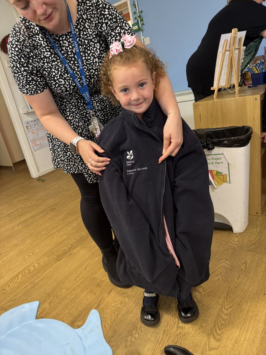 Reception at Redgate Primary School (@recepredgate) on Twitter photo For National History week, Reception have been looking at Formby and The National Trust. Today, Miss Harbottleโs mum Helen came to talk to us about her job in the National trust ๐ฒ ๐ฟ๏ธ <a href="/Redgate_Primary/">Redgate Primary</a> For National History week, Reception have been looking at Formby and The National Trust. Today, Miss Harbottleโs mum Helen came to talk to us about her job in the National trust ๐ฒ ๐ฟ๏ธ <a href="/Redgate_Primary/">Redgate Primary</a>